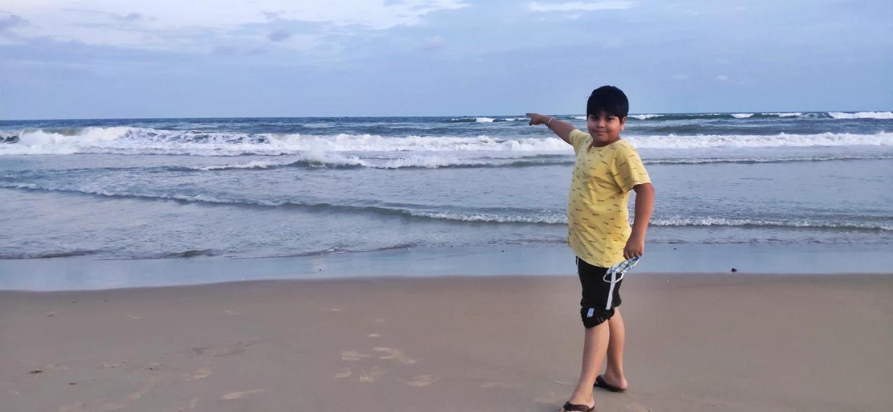 Ln Beach Homestay Puri Bagian luar foto