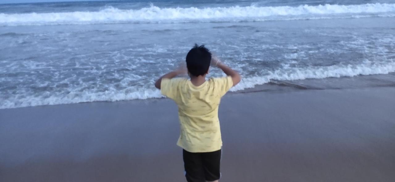 Ln Beach Homestay Puri Bagian luar foto