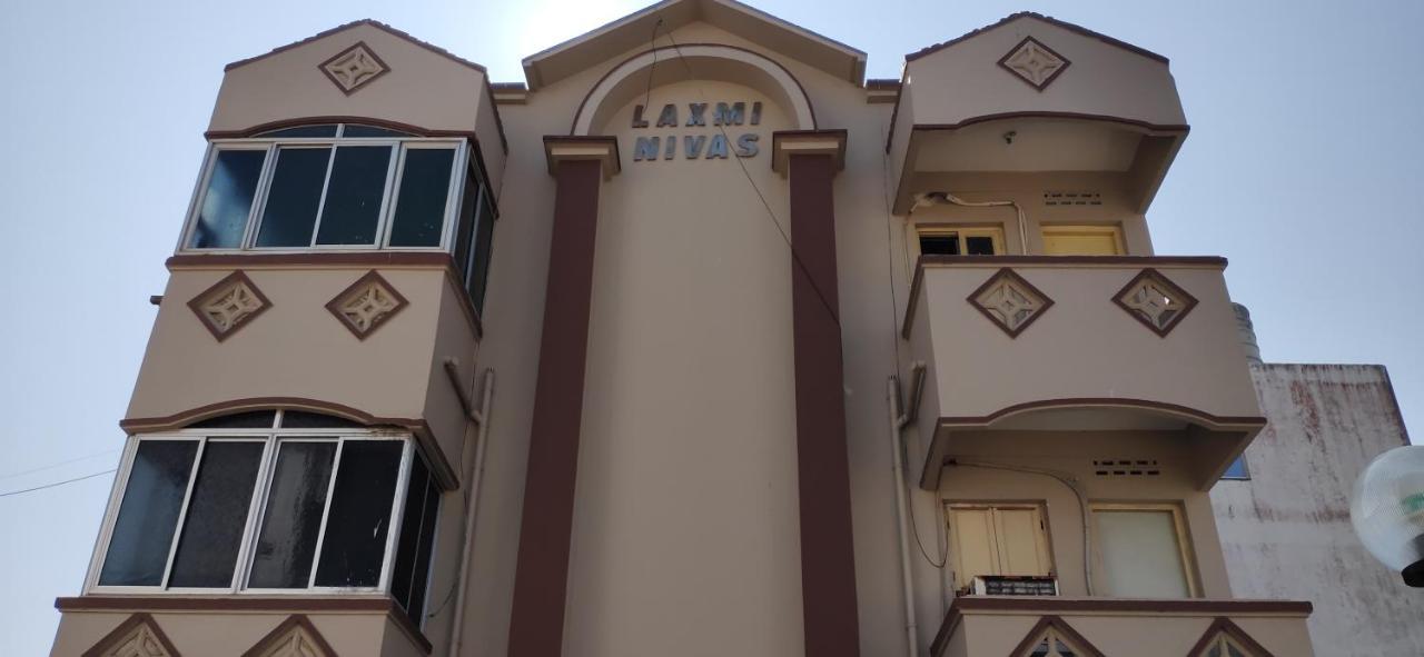 Ln Beach Homestay Puri Bagian luar foto